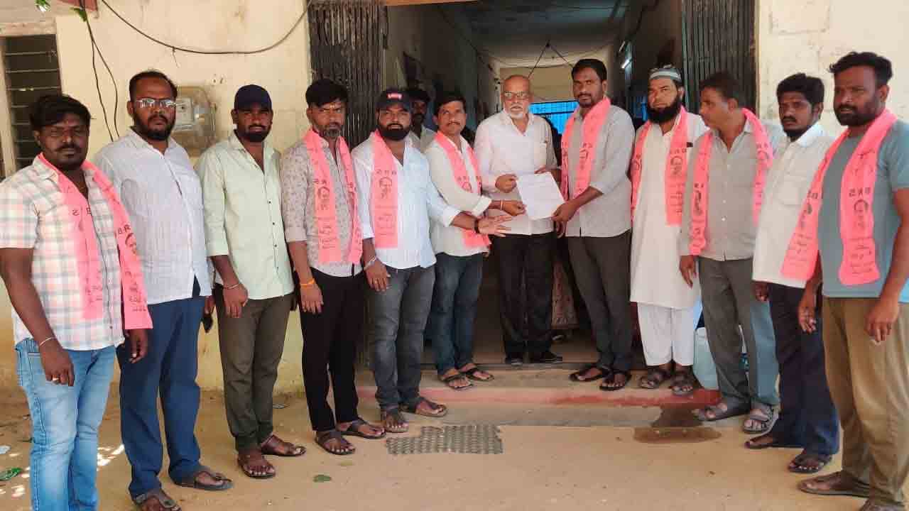 నీటి కొరత ఏర్పడే ప్రమాదం.. సాగునీటి వృథాను అరికట్టాలని బీఆర్ఎస్ నాయకుల విజ్ఞప్తి