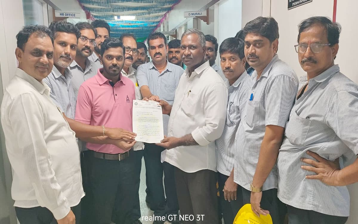 నూతన వేతన జీవోను తక్షణమే అమలు చేయాలి