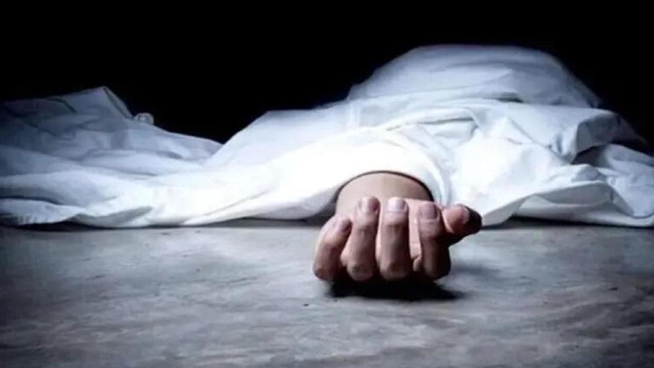 మద్యానికి బానిసై.. ఆ మత్తులోనే ఉరేసుకున్నాడు