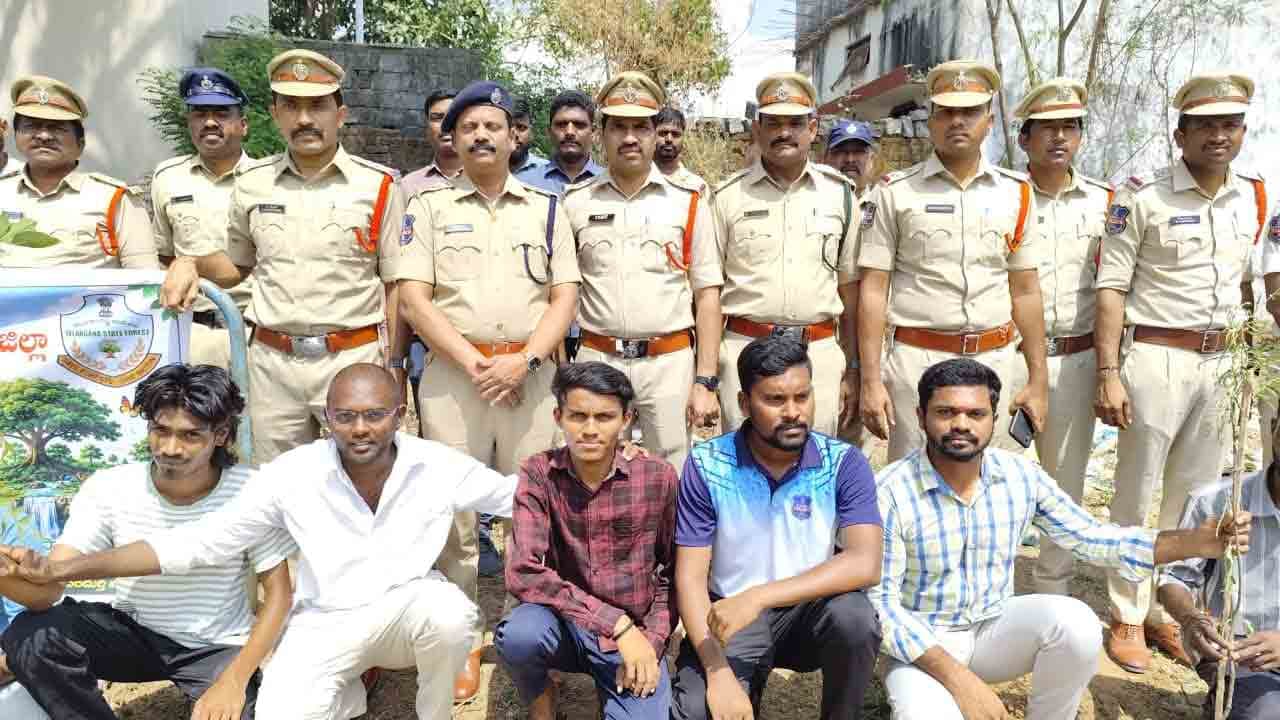 సమాజ సేవలో యువత ముందుండాలి