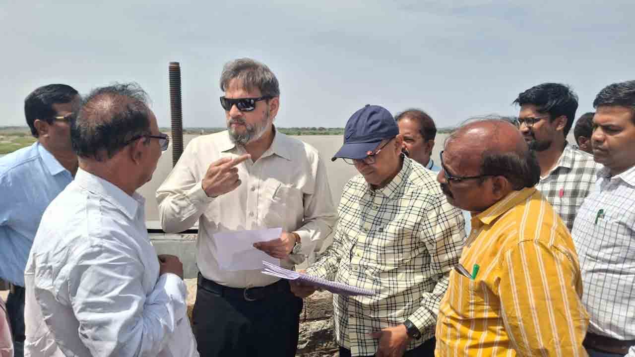 ఆర్డీఎస్ ను పరిశీలించిన కృష్ణా రివర్ మేనేజ్ మెంట్ బోర్డు ఇంజినీర్ల బృందం
