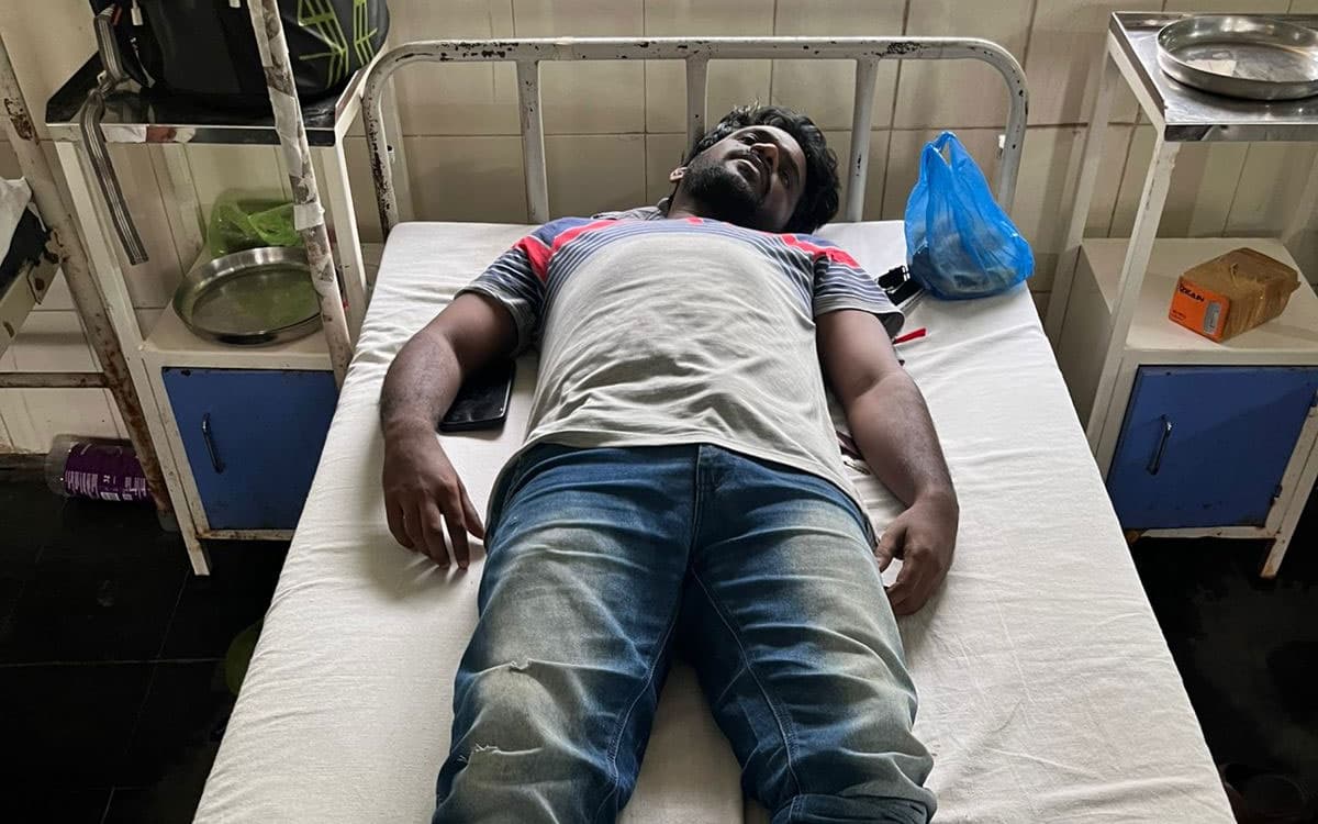కోతుల దాడిలో పోస్టుమ్యాన్ కు గాయాలు