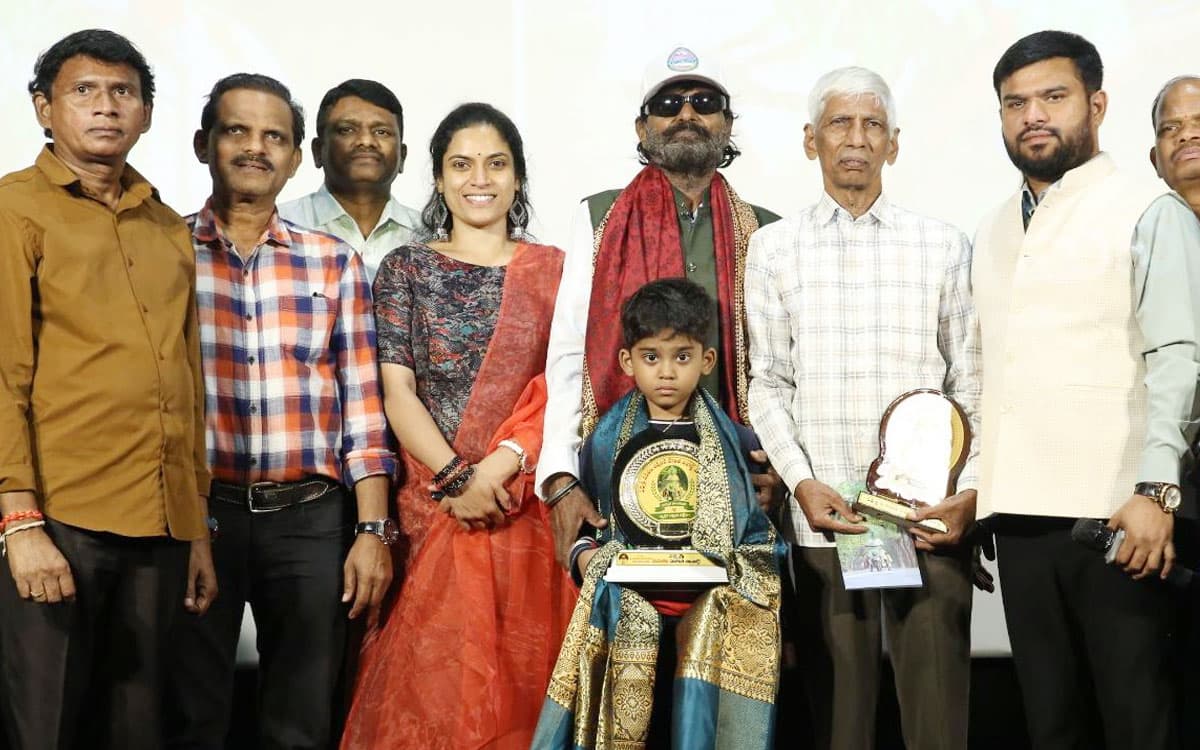 విశ్వామిత్ర చౌహాన్ కు వనజీవి రామయ్య స్మారక పురస్కారం