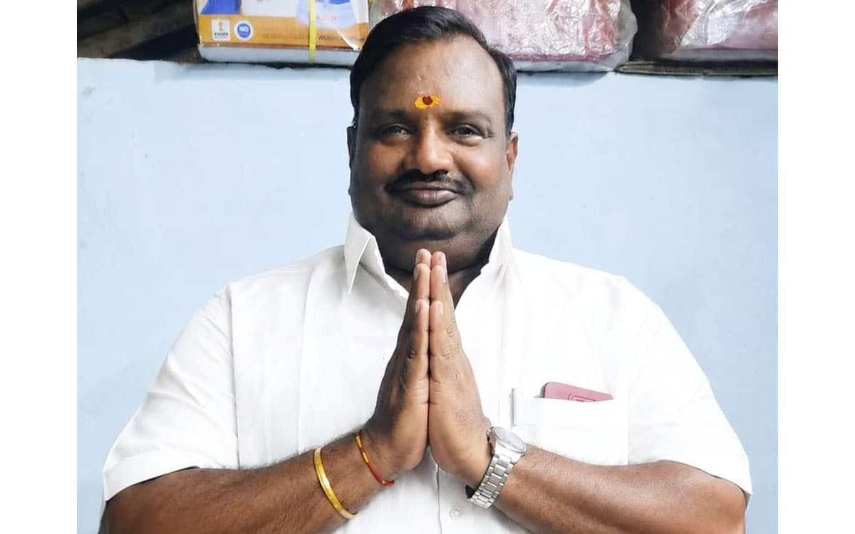 దమ్మపేట ఆర్యవైశ్య సంఘం అధ్యక్షుడిగా వ సుమ ర్తి రామ భ ధ్రం