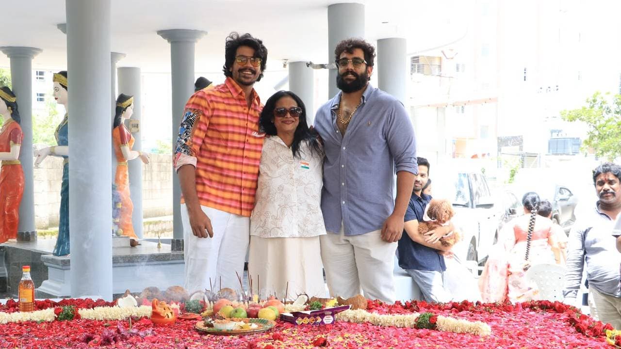 నాన్నగారిలాగే నన్నూ ఆశీర్వదించండి