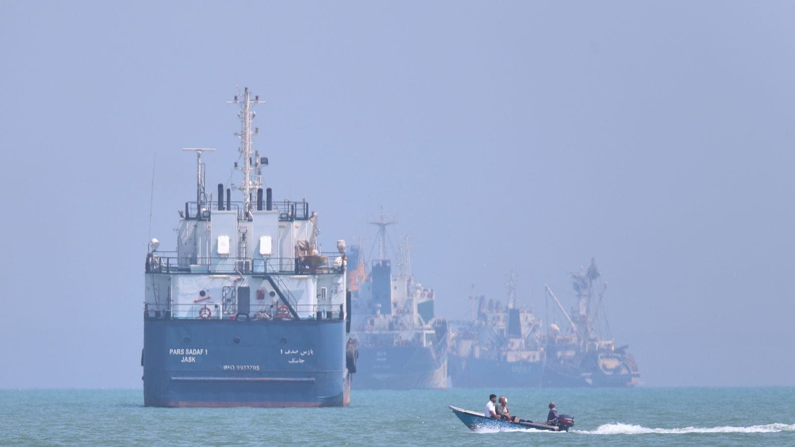 Us Iran War Live Updates Trump Tehran Peace Deal Caesefire New Strikes Middle East Strait Of Hormuz