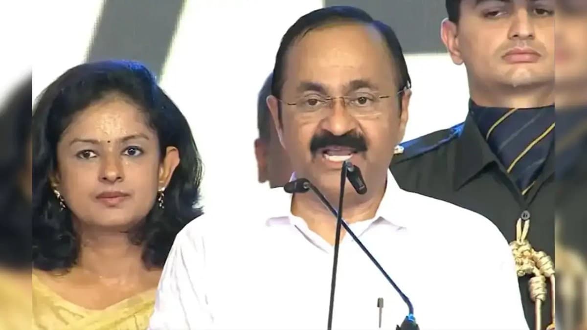 ఆరెస్సెస్ ఈవెంట్ కు ముగ్గురు వీసీలు..! సారీ చెప్పాలన్న సీఎం