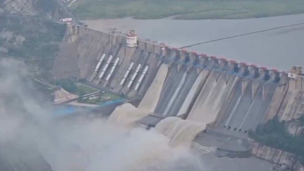 పాకిస్తాన్ బెంగ తీర్చిన కేంద్రం- అనుకోని విధంగా