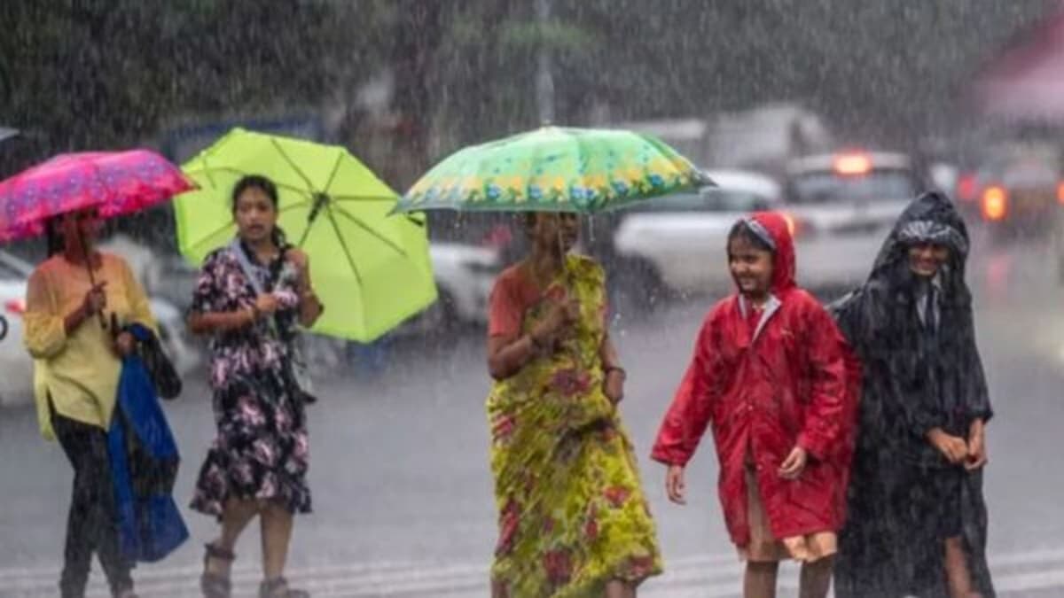 అల్ప పీడనం ఎఫెక్ట్, ఈ జిల్లాల్లో ఇక భారీ వర్షాలు- తాజా హెచ్చరిక