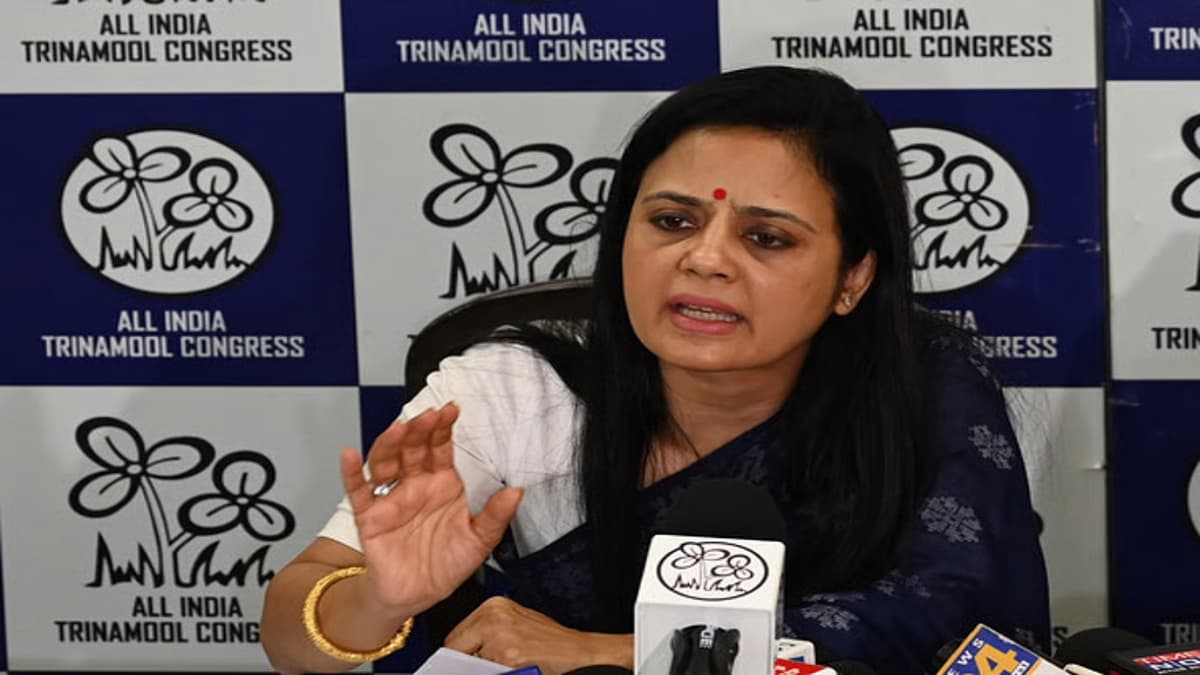 టీఎంసీ ఎంపీ మహువా మోయిత్రాకు అరెస్ట్ వారెంట్ జారీ