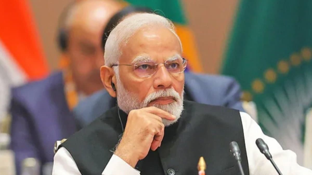 వరుస దెబ్బలు- వెన్ను చూపక తప్పట్లేదు