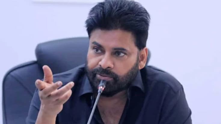 పవన్ కల్యాణ్ పై పోలీసులకు సుగాలి ప్రీతి తల్లి ఫిర్యాదు