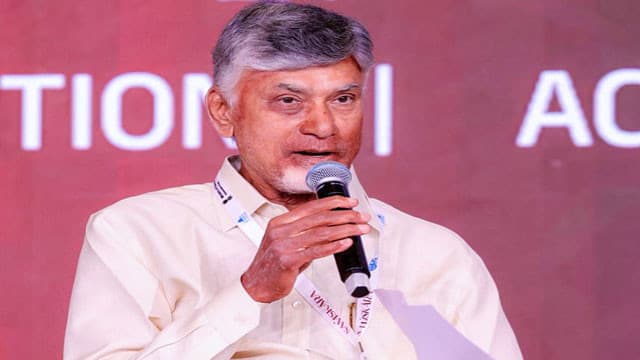 ఆ హంత కుడికి జ గ న్ కి దగ్గరి పోలికలు ఉన్నాయి