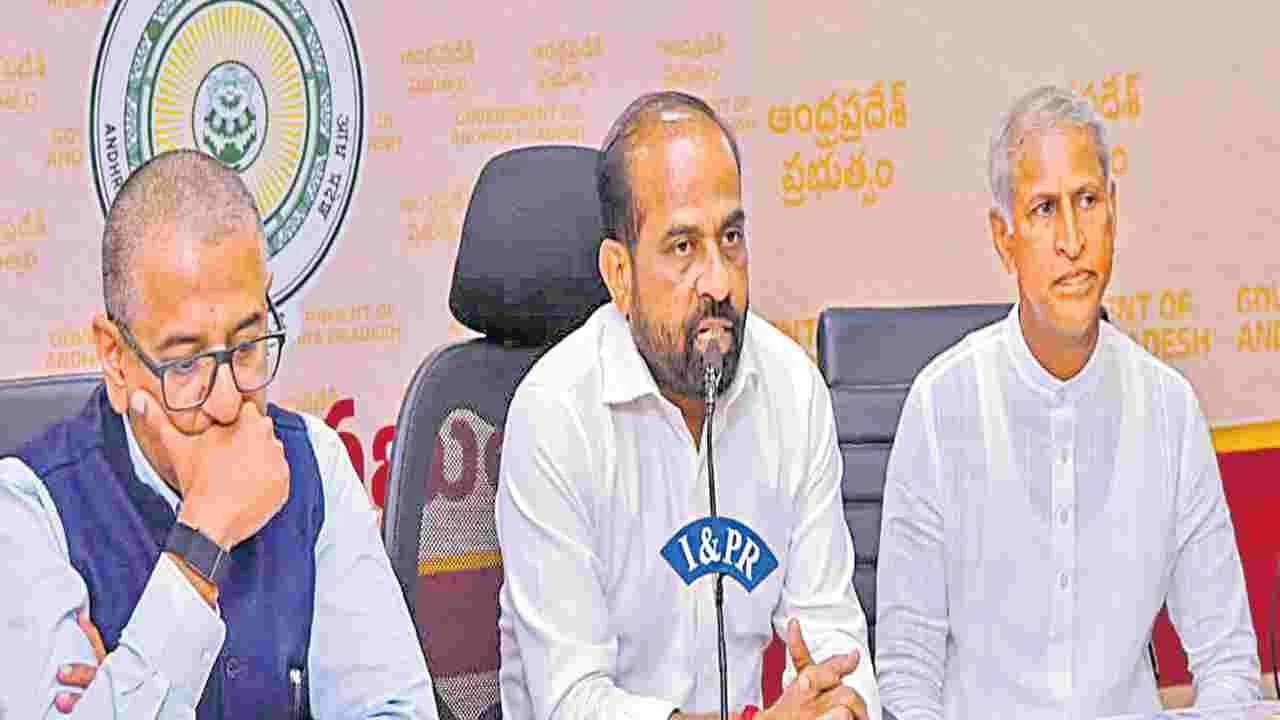 నుంచి యోగా కార్యక్రమాలు