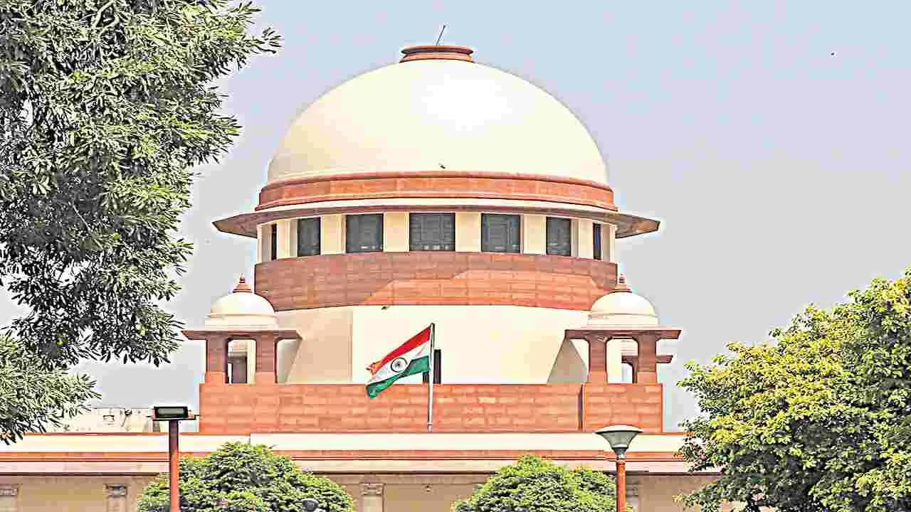 రాజకీయ యుద్ధాలకు కోర్టులా