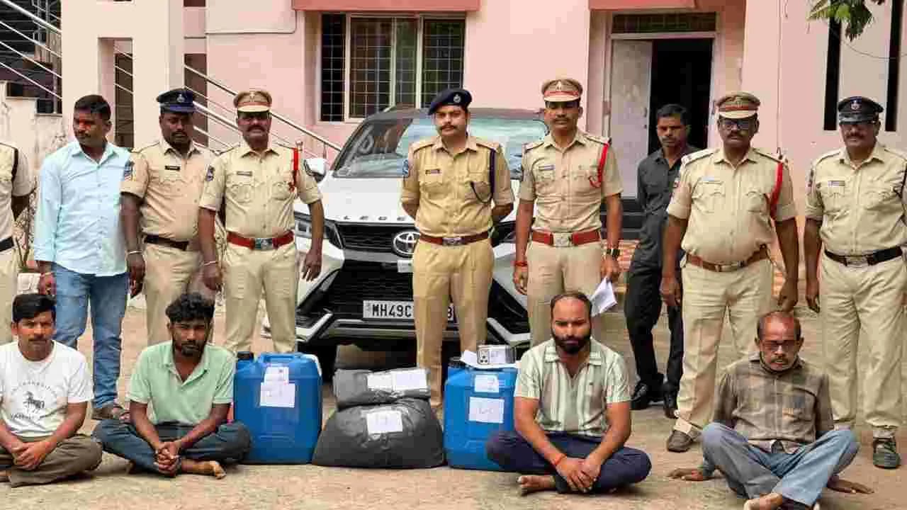 హైదరాబాద్ శివారులో డ్రగ్స్ డెన్