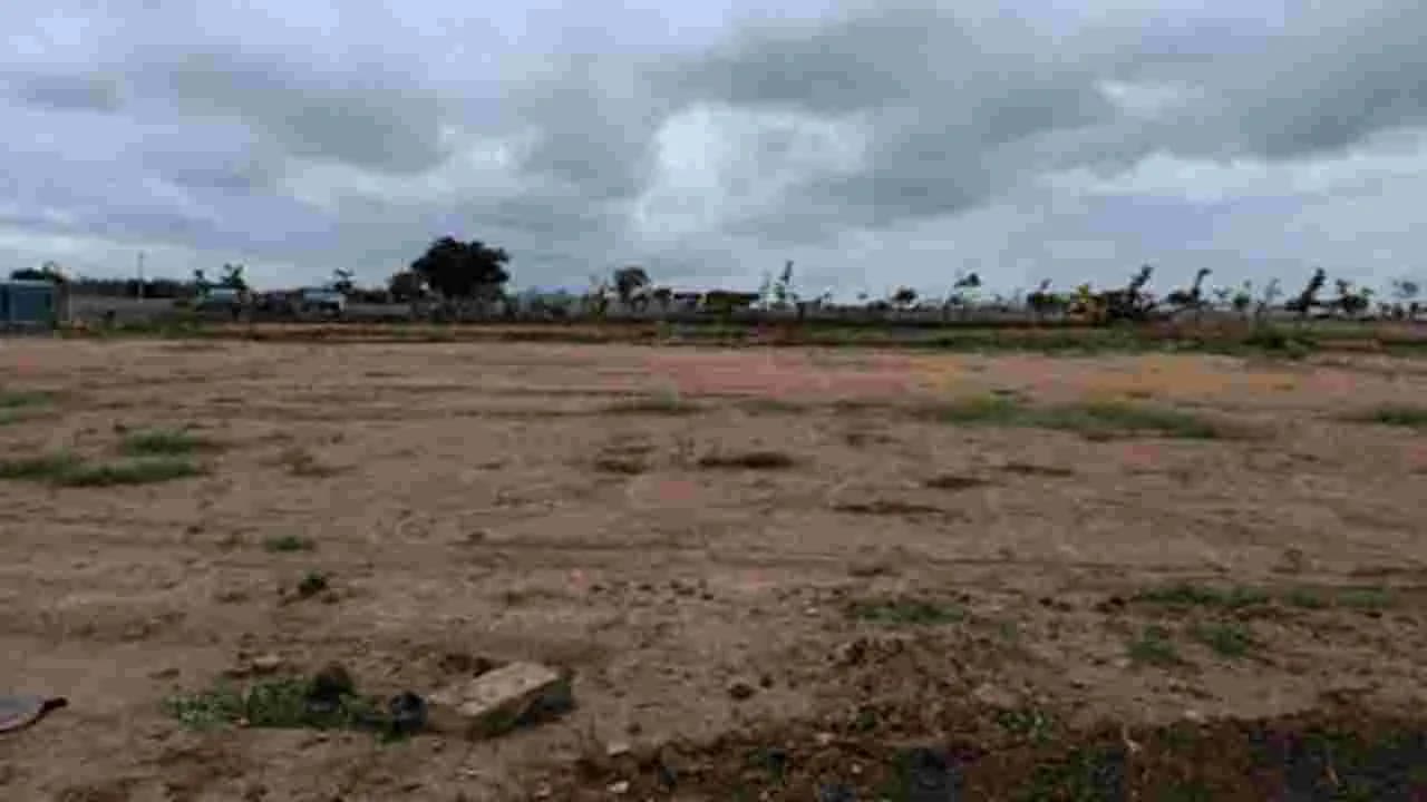 హైదరాబాద్ లో ప్రైవేట్ స్థలాలు ఎన్ని