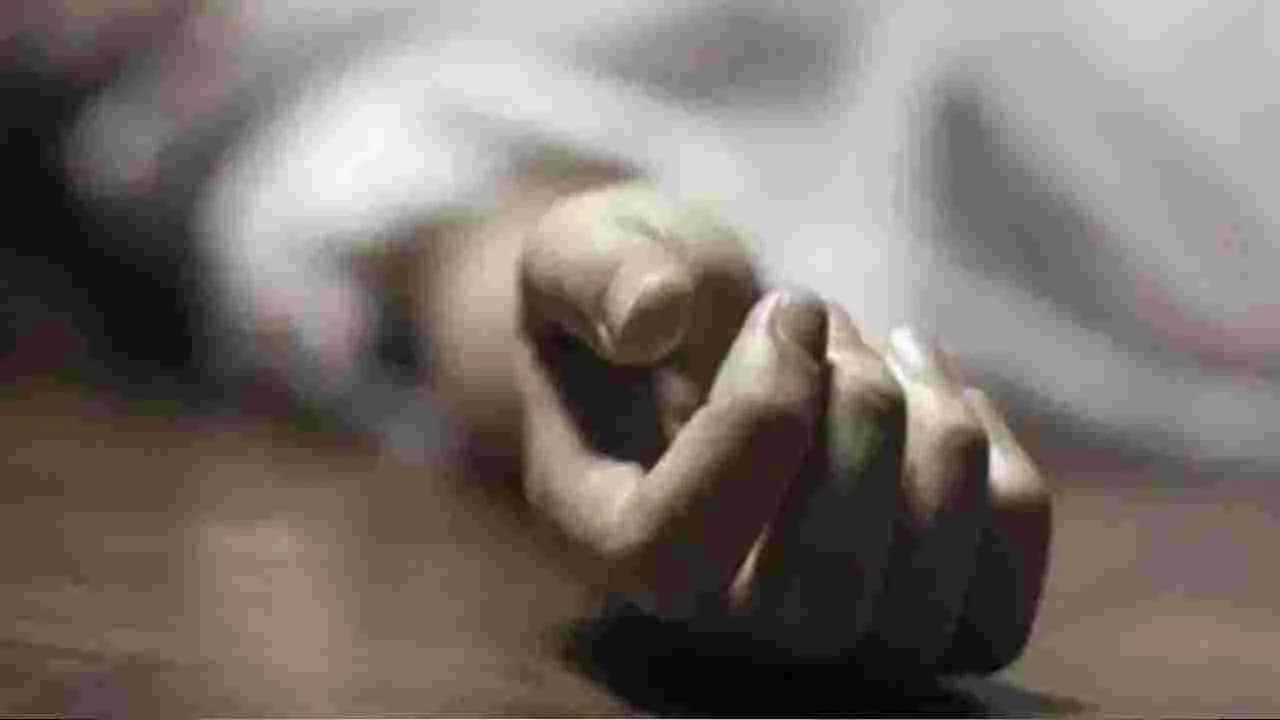 హైదరాబాద్ లో విషాదం.. తల్లిదండ్రుల గొడవలతో బాలుడి ఆత్మహత్య