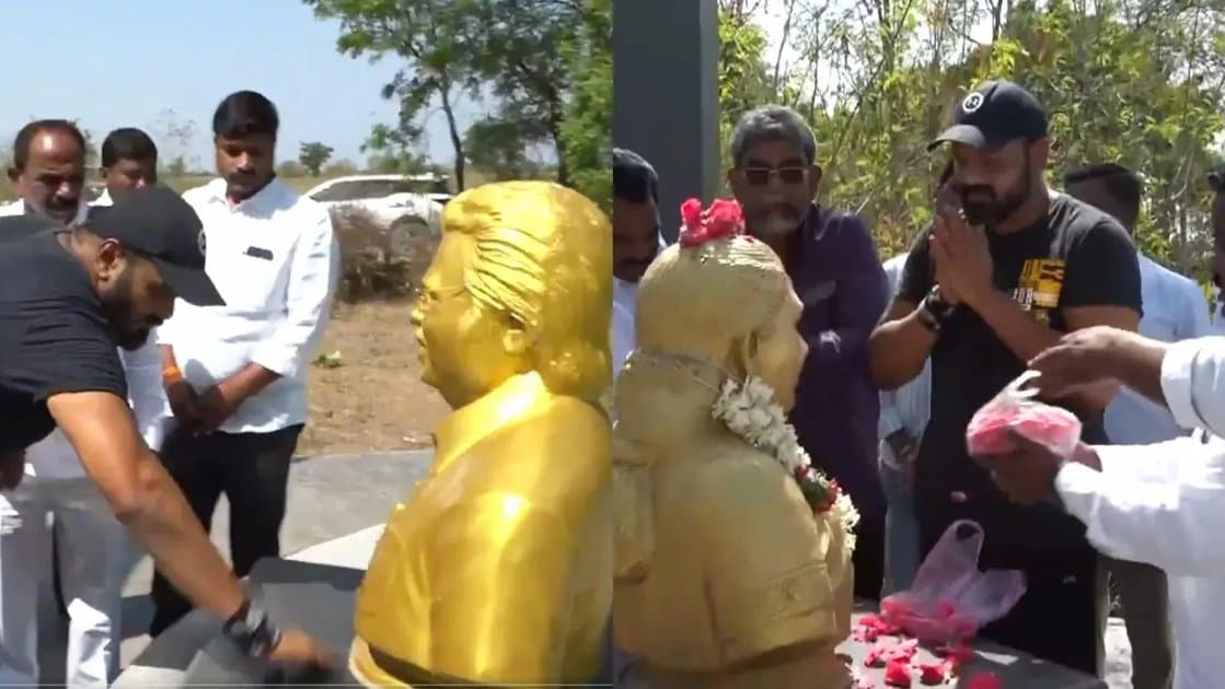 దాసరి నారాయణరావు సమాధిని శుభ్రం చేసిన మంచు మనోజ్