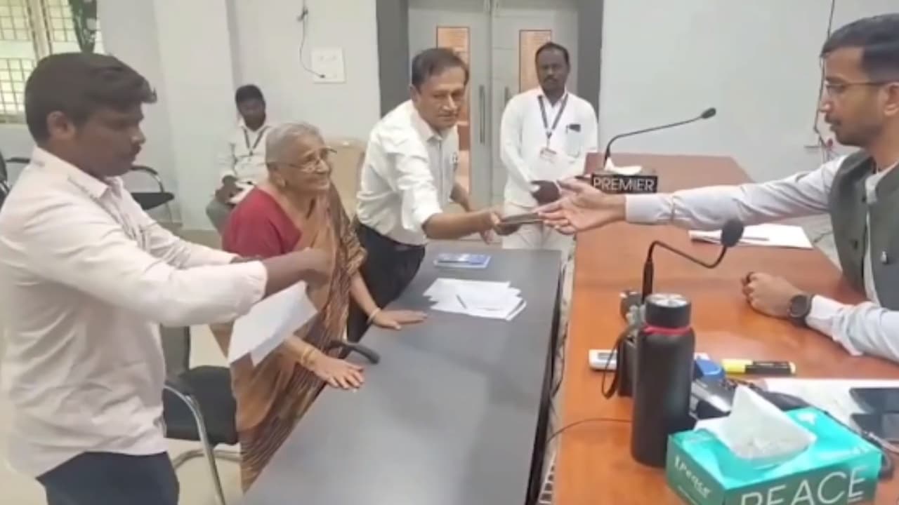 భారతీయురాలిగానే చనిపోవాలి.. అమెరికా పౌరసత్వం వదులుకున్న 94ఏళ్ల వృద్ధురాలు