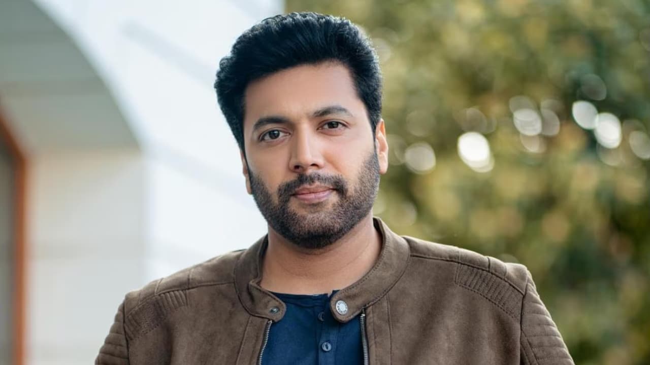 చోరీకి పాల్ప డ్డార ని ఆరోప ణ .. ప ని మ నుషుల ను ఇంట్లో బంధించిన