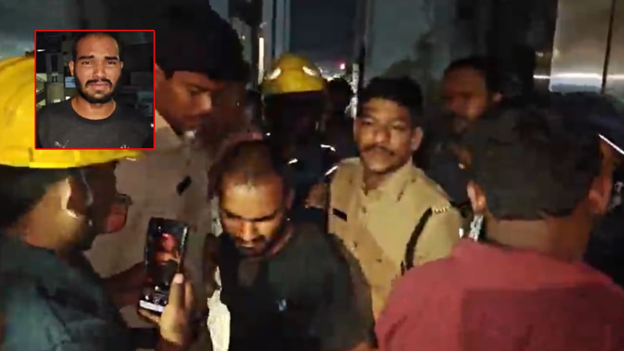 మెట్రో లిఫ్ట్ లో చిక్కుకున్న యువకుడు.. గంటల పాటు ఉత్కంఠ.. చివరకు ఎలా బయటపడ్డాడంటే