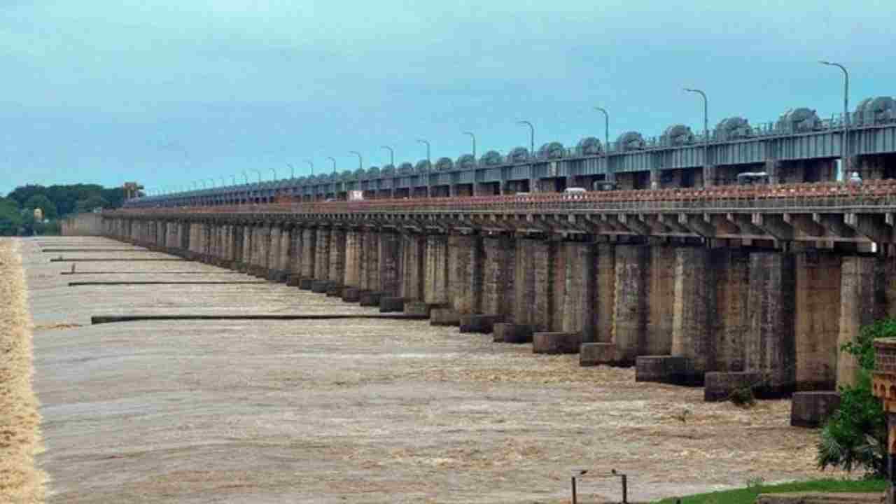 ధవళేశ్వరం బ్యారేజీకి మహర్దశ.. రూ.152 కోట్లతో ఆధునీకరణ.. సీఎం చంద్రబాబు కీలక నిర్ణయం