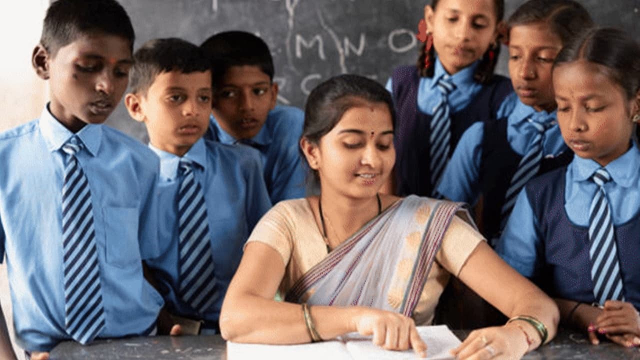 ఆగస్టు వరకు టెట్ పాస్ అవ్వకపోతే.. వారందరి ఉద్యోగాలు ఊడినట్లే