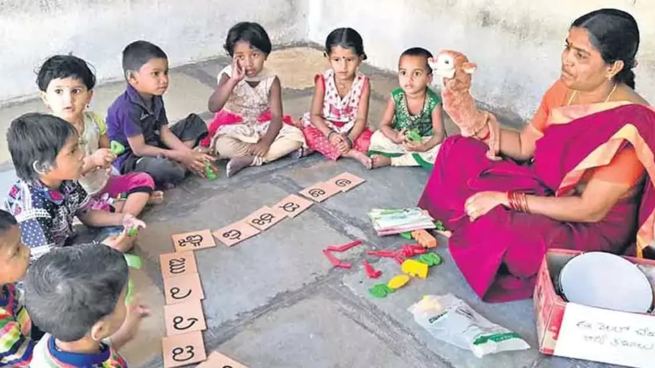 అంగన్ వాడీ ఉద్యోగాల జాతర.. జస్ట్ ఇంటర్ పాసైతే చాలు.. జాబ్ పక్కా.. ఇప్పుడే అప్లయ్ చేసుకోండి