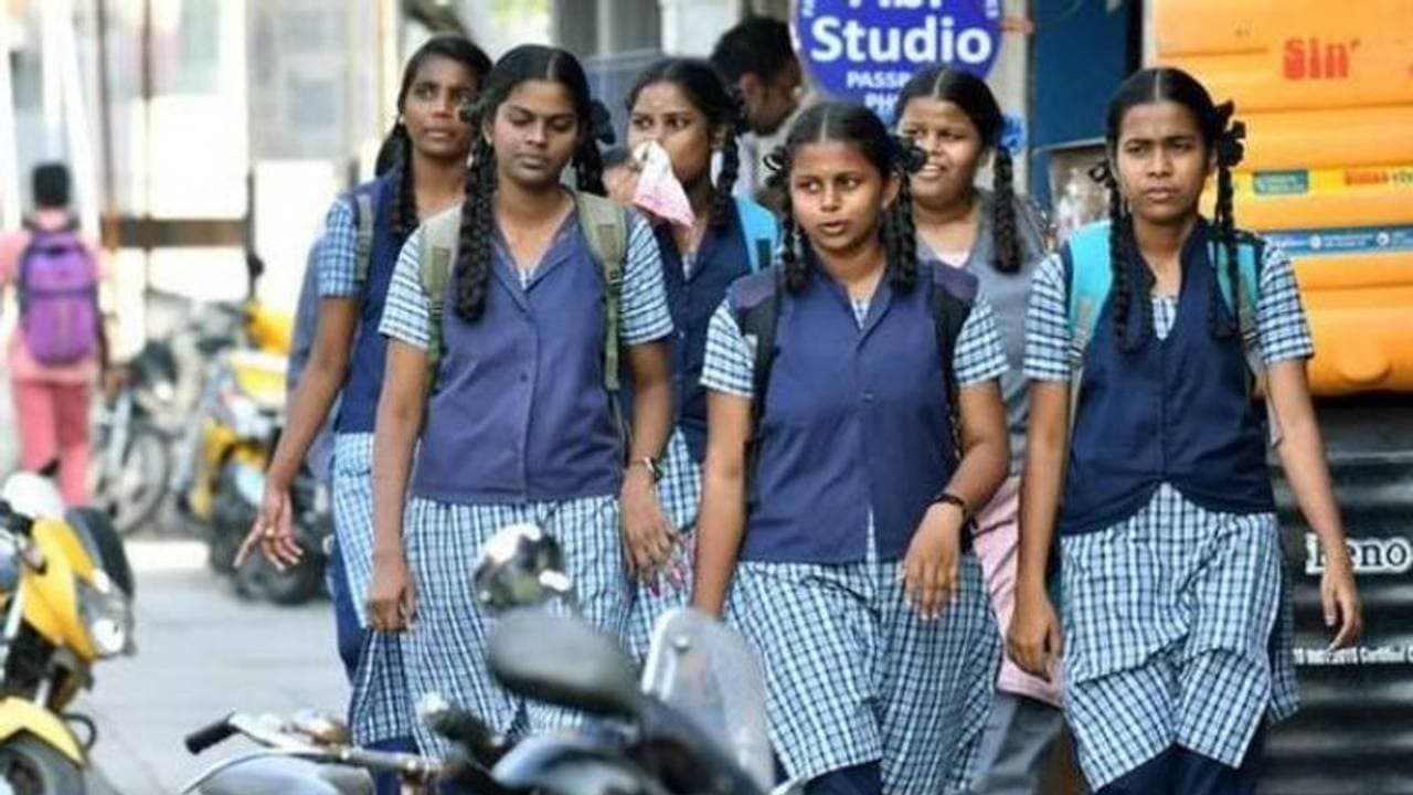 తెలుగు స్టూడెంట్స్ కి ఊహించని సెలవులు.. జూలై 2, 10న విద్యాసంస్థలు బంద్