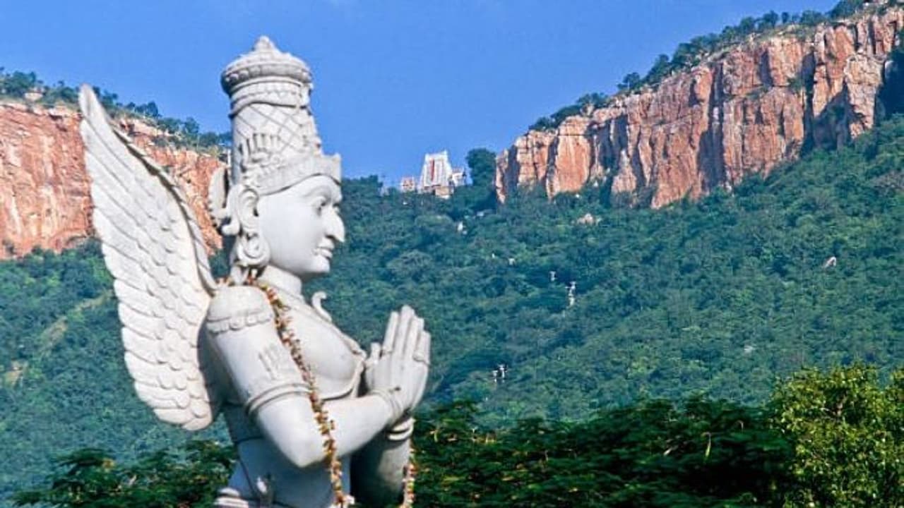 రూ.300 దర్శన టికెట్స్ దొరకలేవా? నెలరోజుల్లోపే ఇదే క్యూలైన్ లో వెళ్లి శ్రీవారిని దర్శించుకునే సూపర్ ట్రిక్