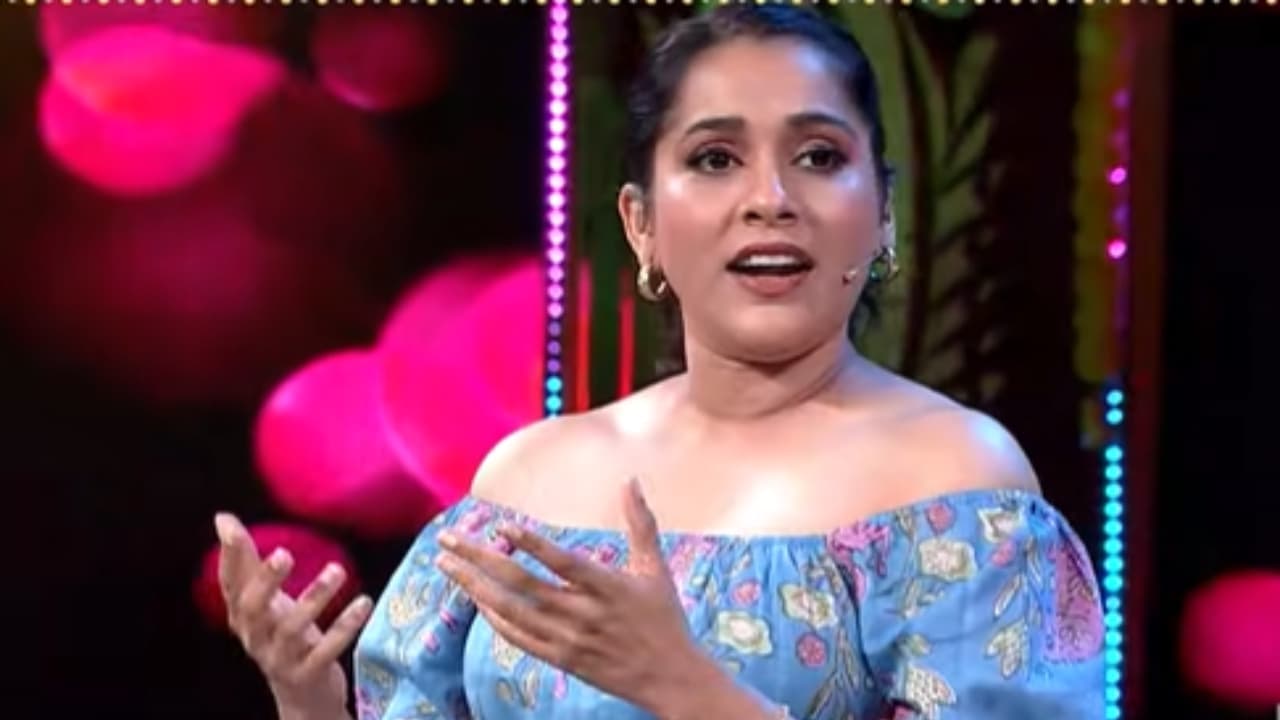 యాంకర్ రష్మి ఫ్యామిలీ బ్యాక్ గ్రౌండ్ ఇదే, వామ్మో పెద్దదే.. తాను మాత్రమే దారి తప్పిందట