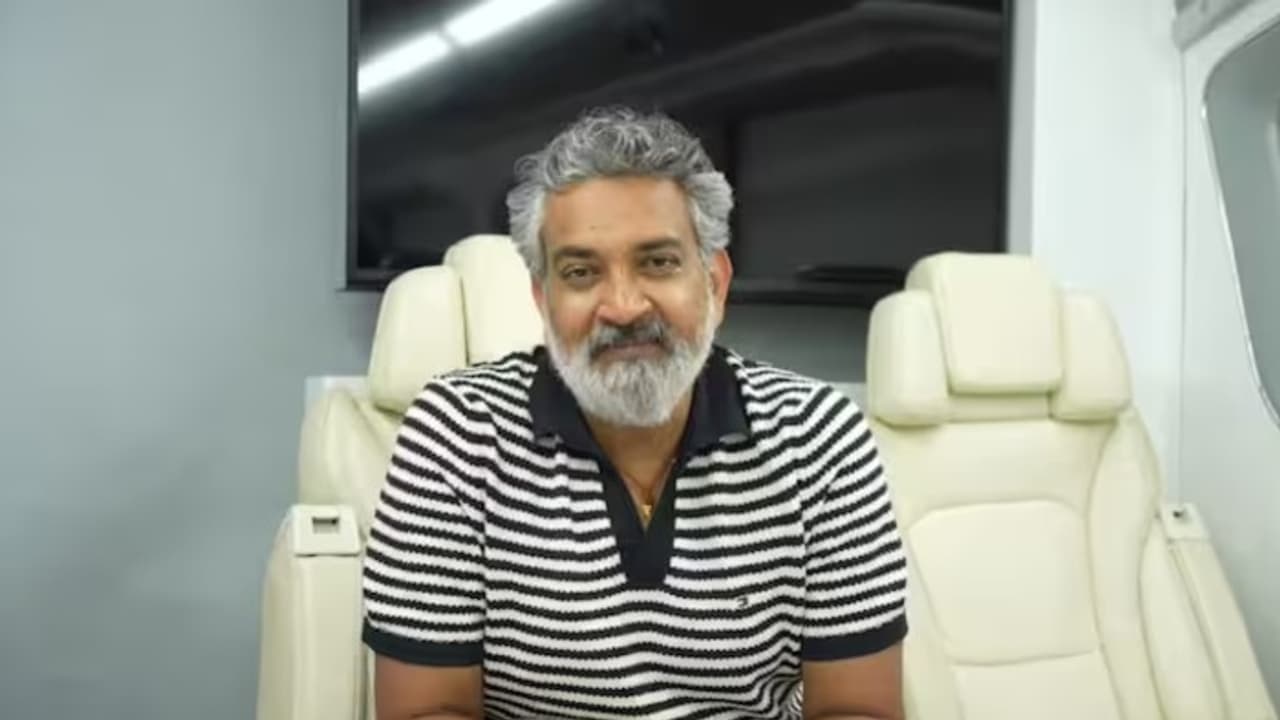 సినిమా డిజాస్టర్ , రాజమౌళి పని అయిపోయింది.. ఆస్తులు అమ్మేందుకు రెడీ అయిన రమా రాజమౌళి