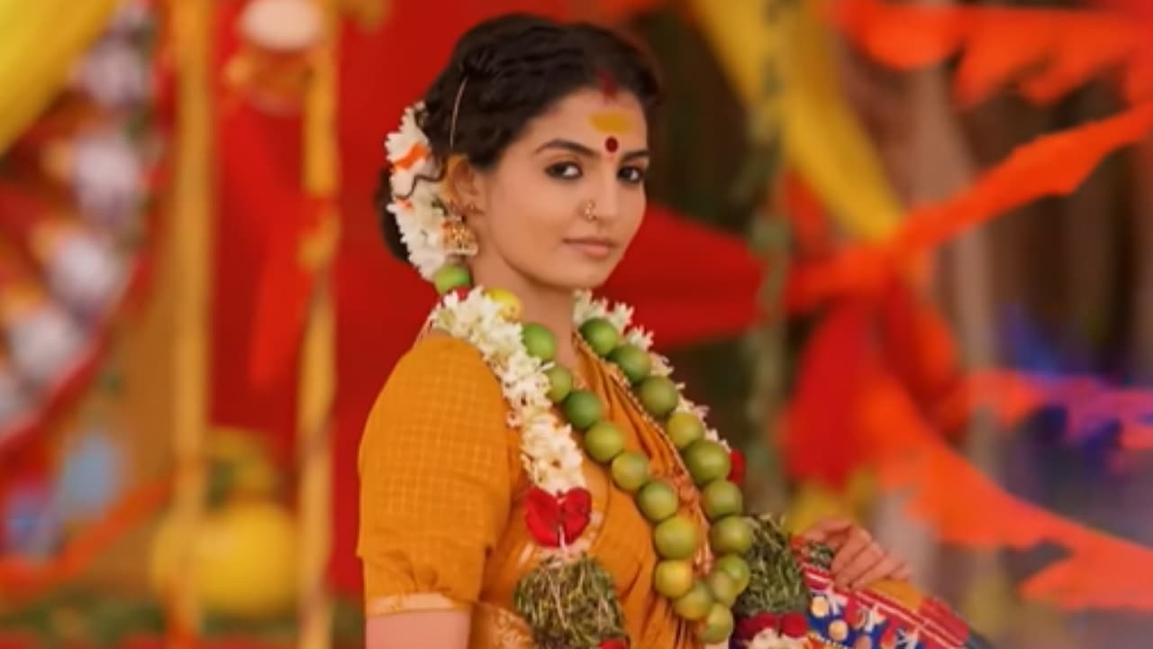 వ్యూస్ తో యూట్యూబ్ షేక్... ఆషాడమాసం బోనాల వేళ అమ్మవారి ఫోక్ సాంగ్ అదిరిపోయిందిగా