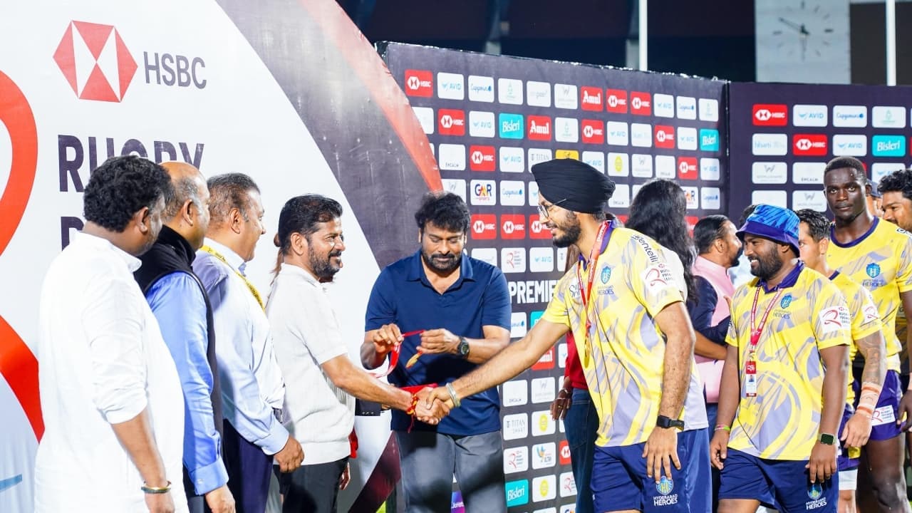 ముంబైని చితక్కొట్టిన హైదరాబాద్ హీరోస్.. గచ్చిబౌలిలో చిరంజీవి, పీవీ సింధు హంగామా