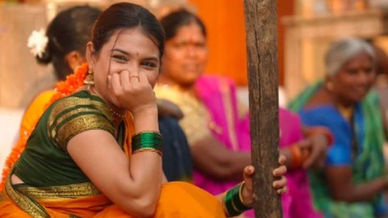 ఫోక్ సాంగ్స్ తో అదరగొడుతున్న తెలంగాణ పిల్ల, మరో నాగదుర్గ కానుందా