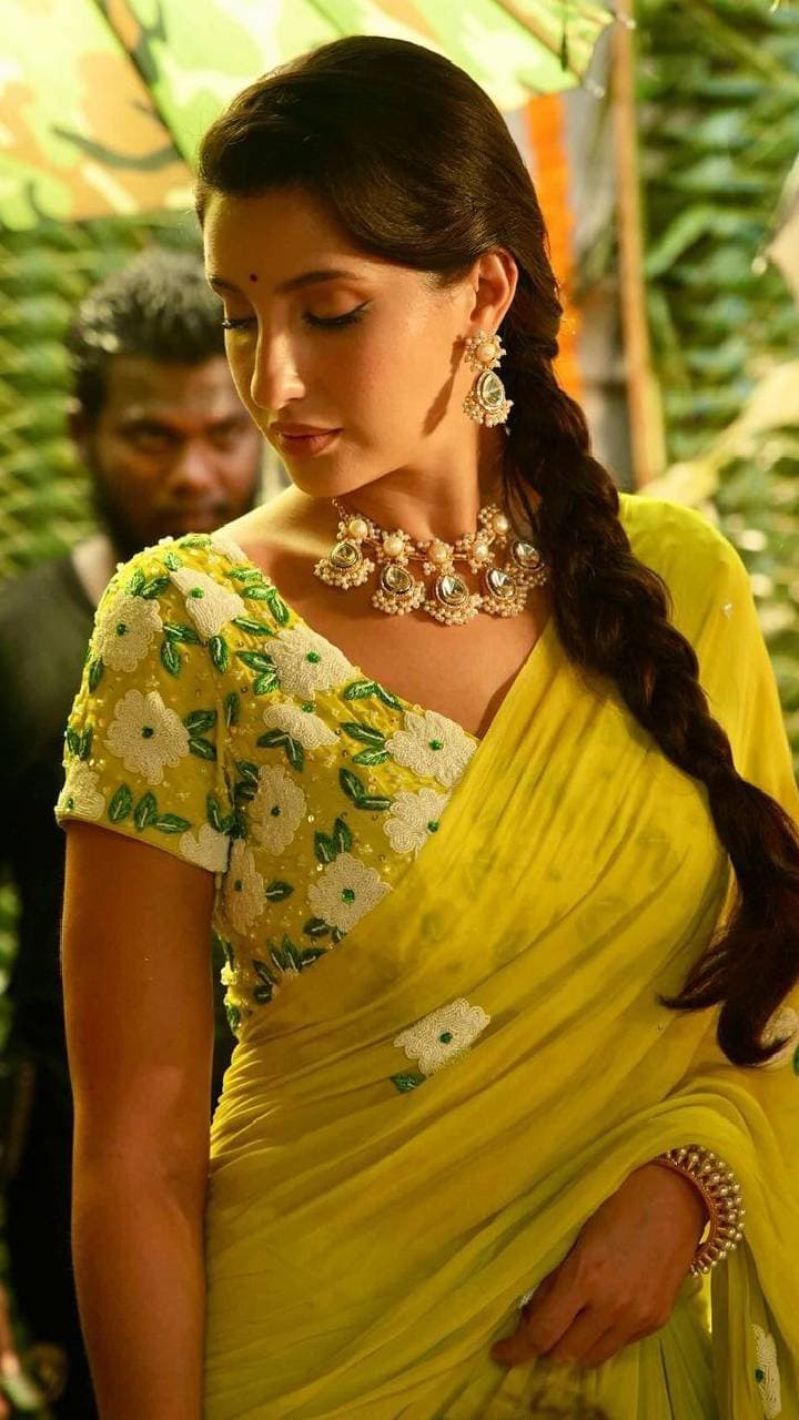 చీరల మీదకు ఇలాంటి ముత్యాల నక్లెస్ ఒక్కటి చాలు