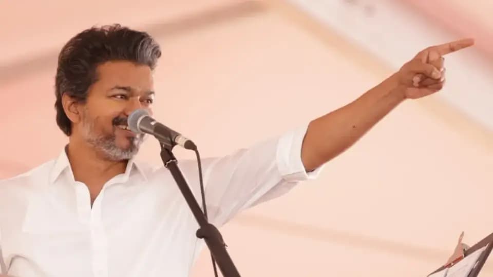 తమిళనాడు ఉప ఎన్నికల్లో విజయ్ కు ఝలక్!