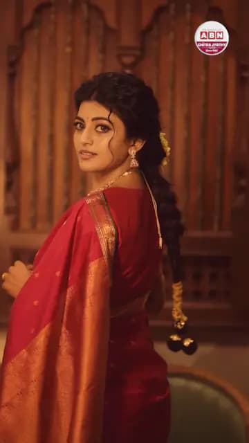 వైరల్ అవుతోన్న ఆనంది వింటేజ్ లుక్! వైరల్ అవుతోన్న ఆనంది వింటేజ్ లుక్!