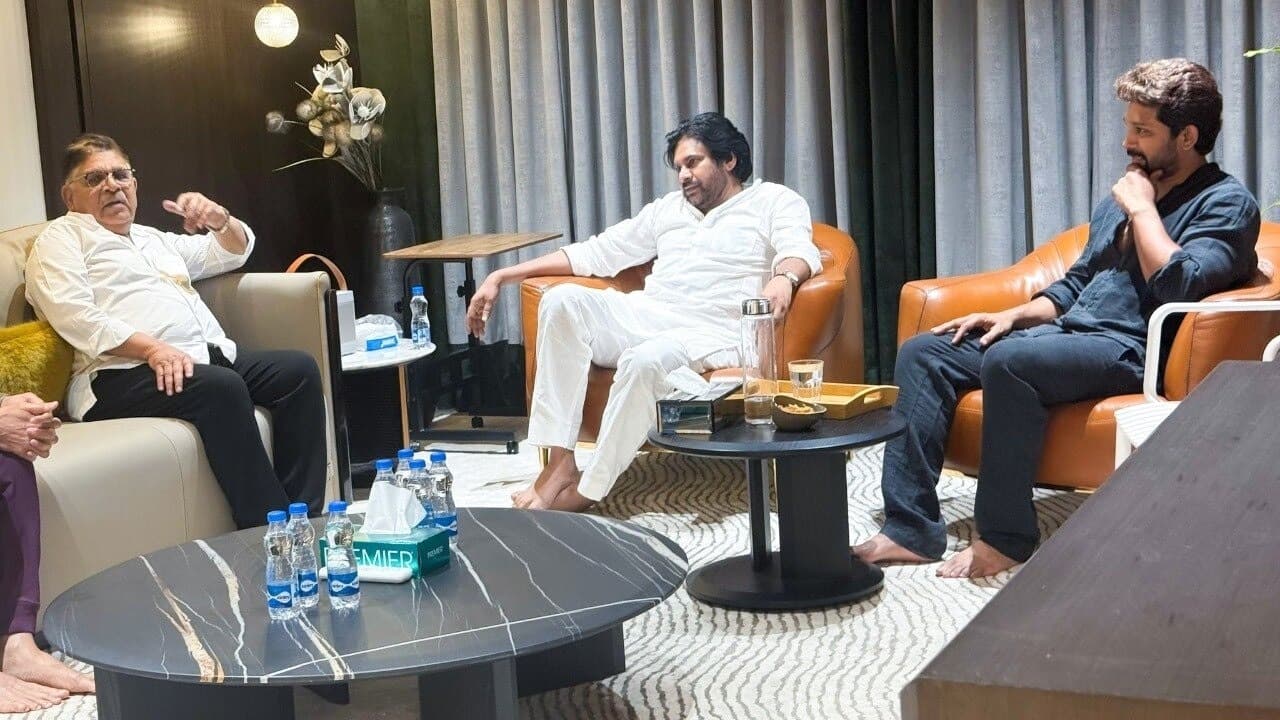ఏపీ డిప్యూటీ సీఎం పవన్ కల్యాణ్ తో అల్లు అర్జున్ సీక్రెట్ మీటింగ్..ఏం జరిగిదంటే