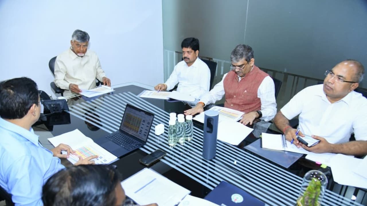 విలువైన ఖనిజ నిల్వలు ఎక్కడ ఉన్నాయో మ్యాపింగ్ చేయండి