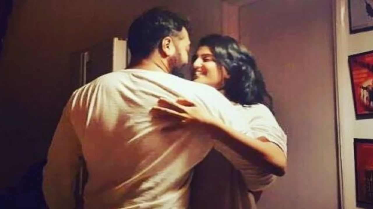 ఏళ్ల దర్శకుడితో 23 ఏళ్ల చిన్నది పెళ్లి.. కారణం ఏం చెప్పారంటే