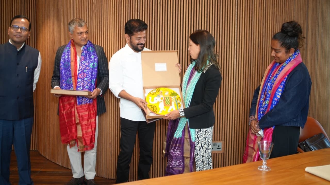 ఆక్స్ ఫర్డ్ వర్సిటీకి ఆహ్వానం పలికిన తెలంగాణ ముఖ్యమంత్రి