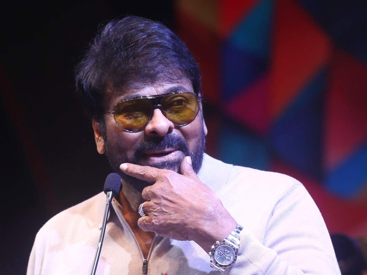 మొదట దేవి కథ మెగా ఖాతాలోనే - తెలుగు సినిమా న్యూస్, రివ్యూస్