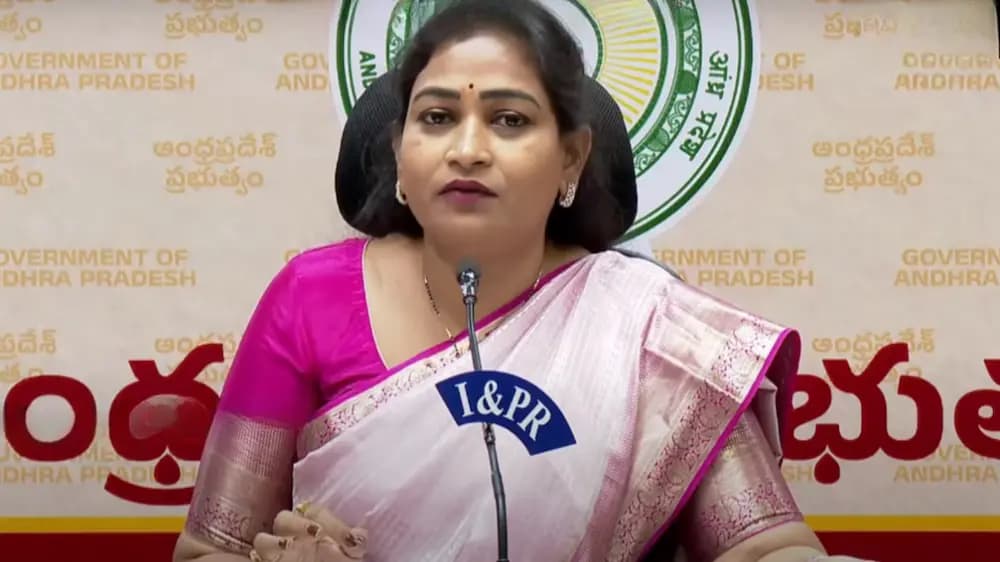జగన్ విశాఖ పర్యటన నేపథ్యంలో హోంమంత్రి అనిత విమర్శలు