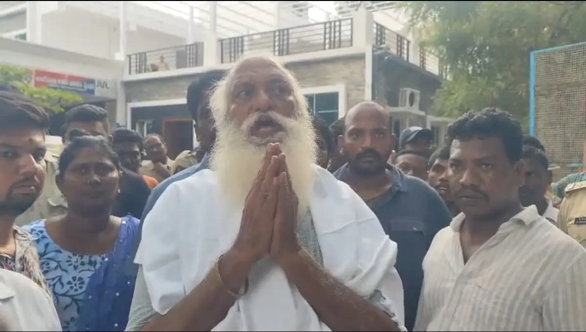 పోలీసులపై జేసీ ప్రభాకర్ రెడ్డి తీవ్ర విమర్శలు
