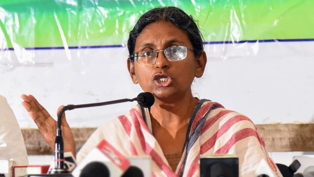 తనపై ఉన్న కేసులు మీనాక్షికి తెలియవా