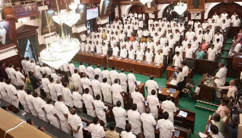 తమిళనాడు అసెంబ్లీ సమావేశాల్లో వందేమాతరం తొలగింపు