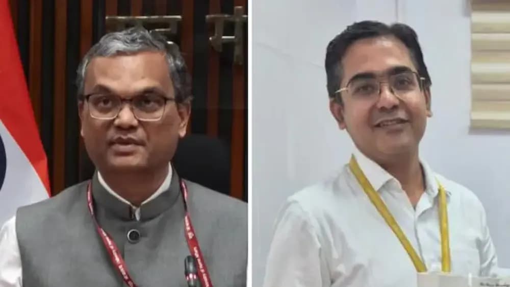 సీబీఎస్ఈ బోర్డులో భారీ మార్పులు.. చైర్మన్, సెక్రటరీలను బదిలీ చేసిన కేంద్రం