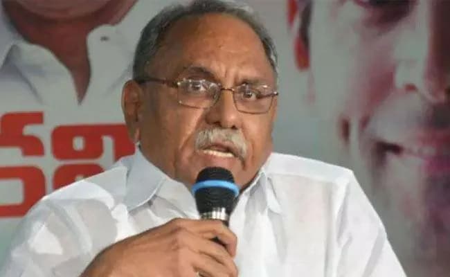 Ysr Targeted Pawan Kalyan Absurd Says Kvp